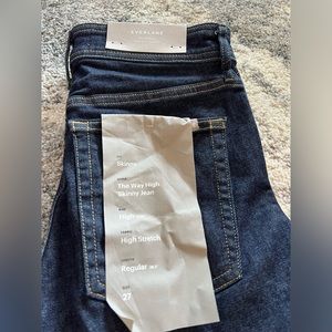 The Way-High Clean Front Skinny Jean in dark indigo size 27. NWT